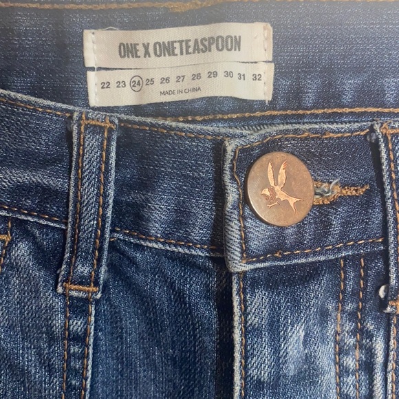 One teaspoon size 24 Jean skirt - Picture 3 of 3